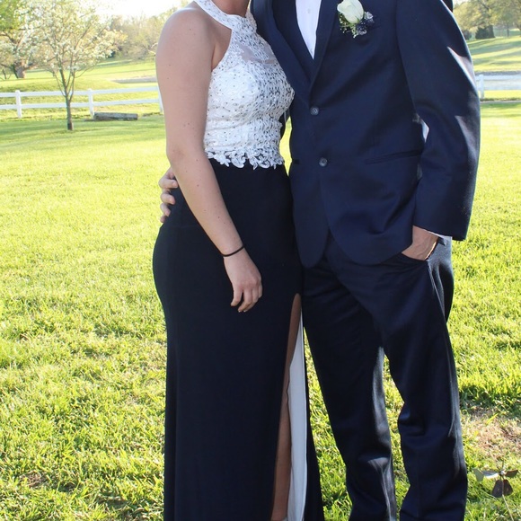 Dress - Picture 6 of 8